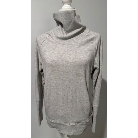 Lululemon pleated back cowl neck sweatshirt 6 - Picture 5 of 8